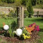Naturlaub In Den Fewos Der Dreiherrenmuehle An Der Mosel * Целль-ан-дер-Мозель