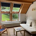 Naturlaub In Den Fewos Der Dreiherrenmuehle An Der Mosel Целль-ан-дер-Мозель