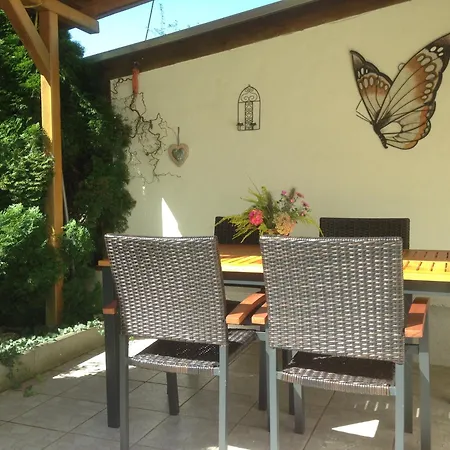 Ferienhaus Mit Zwei Wohnungen Fuer 2-6 Personen In Der Dreiherrenmuehle An Der Mosel * Zell